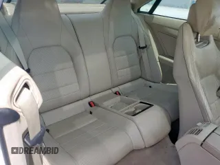 2014 Mercedes-Benz E 350 z VIN WDDKJ5KB9EF248551, wystawiony jako Copart lot #52093305 z przebiegiem 164 110 mil mil oraz Szkoda całkowita • Salvage title. Historia ofert i sprzedaży dostępna na DreamBid. Obrazek 10.