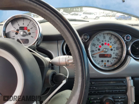 2006 MINI Convertible with VIN WMWRF33566TF65150, listed as a Copart auction lot 88430265 with 185,184 mi miles and Clean title. Bid and sale history available at DreamBid. Image 9.