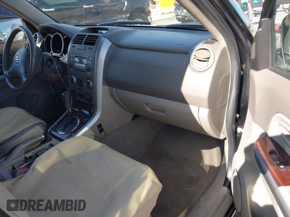 2006 Suzuki Grand Vitara Luxury z VIN JS3TD947664104590, wystawiony jako IAAI lot #42798282 z przebiegiem 146 725 mil mil oraz . Historia ofert i sprzedaży dostępna na DreamBid. Obrazek 5.
