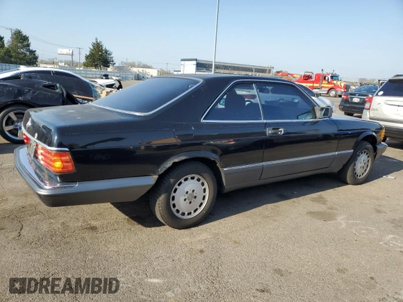 1989 Mercedes-Benz 560 with VIN WDBCA45E4KA498009, listed as a Copart auction lot 53897215 with 366,931 mi miles and Clean Title. Bid and sale history available at DreamBid. Image 3.