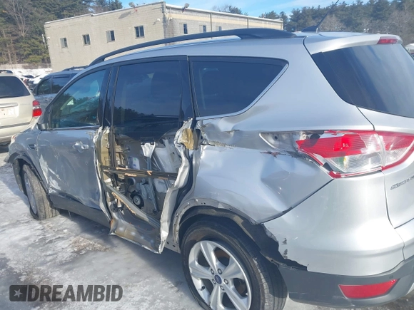 2016 Ford Escape SE with VIN 1FMCU9G98GUB50785, listed as a IAAI auction lot 41640899 with 1 mi miles. Bid and sale history available at carsss.com. Image 6.