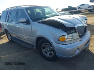 2000 Lincoln Navigator z VIN 5LMEU27A2YLJ32507, wystawiony jako IAAI lot #40752754 z przebiegiem Nie podano mil oraz . Historia ofert i sprzedaży dostępna na DreamBid. Obrazek 1.
