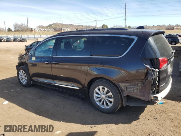 2017 Chrysler Pacifica Touring L z VIN 2C4RC1BG3HR569490, wystawiony jako Copart lot #48378865 z przebiegiem 144 016 mil mil oraz Szkoda całkowita • Salvage title. Historia ofert i sprzedaży dostępna na DreamBid. Obrazek 2.