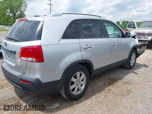 2012 Kia Sorento LX with VIN 5XYKT4A6XCG217290, listed as a IAAI auction lot 42159310 with 277,848 mi miles. Bid and sale history available at carsss.com. Image 4.