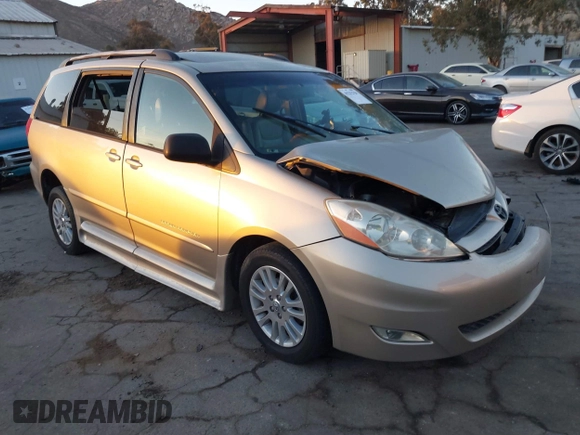 2008 Toyota Sienna XLE with VIN 5TDZK22CX8S186191, listed as a IAAI auction lot 41232329 with 109,103 mi miles. Bid and sale history available at carsss.com. Image 1.