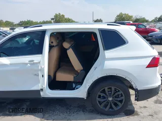 2024 Volkswagen Tiguan SE with VIN 3VVNB7AX2RM140292, listed as a IAAI auction lot 41899150 with 3,171 mi miles and . Bid and sale history available at DreamBid. Image 6.