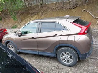 2018 Mitsubishi Eclipse Cross ES z VIN JA4AT3AA9JZ039973, wystawiony jako IAAI lot #42350915 z przebiegiem 136 369 mil mil oraz . Historia ofert i sprzedaży dostępna na DreamBid. Obrazek 14.