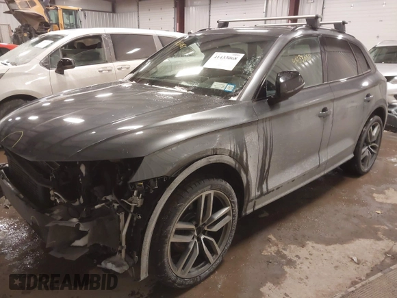 2019 Audi SQ5 Premium Plus z VIN WA1B4AFY1K2097033, wystawiony jako IAAI lot #41433068 z przebiegiem 47 730 mil mil oraz . Historia ofert i sprzedaży dostępna na DreamBid. Obrazek 2.
