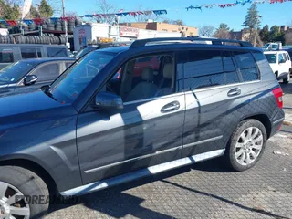 2010 Mercedes-Benz GLK with VIN WDCGG8HB6AF430185, listed as a IAAI auction lot 41913739 with 111,502 mi miles. Bid and sale history available at carsss.com. Image 6.