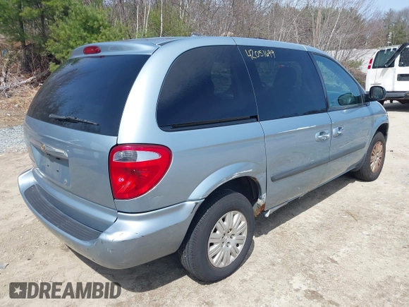 2005 Chrysler Town & Country with VIN 1C4GP45R35B391570, listed as a IAAI auction lot 42051699 with 92,278 mi miles. Bid and sale history available at carsss.com. Image 4.