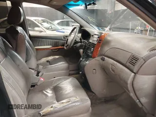 2009 Toyota Sienna XLE with VIN 5TDZK22C19S232024, listed as a IAAI auction lot 42081485 with 179,257 mi miles. Bid and sale history available at carsss.com. Image 5.