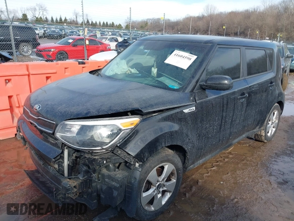 2018 Kia Soul with VIN KNDJN2A25J7564379, listed as a IAAI auction lot 41604598 with 135,209 mi miles. Bid and sale history available at carsss.com. Image 2.