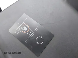2024 Tesla Model 3 z VIN 5YJ3E1EAXRF860931, wystawiony jako IAAI lot #41760589 z przebiegiem 12 273 mil mil oraz . Historia ofert i sprzedaży dostępna na DreamBid. Obrazek 11.