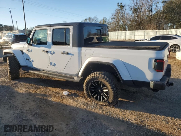 2020 Jeep Gladiator Overland z VIN 1C6HJTFG5LL180415, wystawiony jako Copart lot #45934625 z przebiegiem 13 949 mil mil oraz Szkoda całkowita • Salvage title. Historia ofert i sprzedaży dostępna na DreamBid. Obrazek 2.