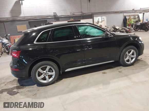 2021 Audi Q5 Premium with VIN WA1AAAFY0M2128148, listed as a IAAI auction lot 41240680 with 37,977 mi miles. Bid and sale history available at carsss.com. Image 4.