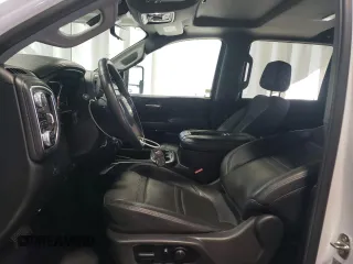 2020 GMC Sierra 3500HD Denali z VIN 1GT49WEY2LF317238, wystawiony jako Copart lot #51967295 z przebiegiem 125 681 mil mil oraz Szkody całkowita. Historia ofert i sprzedaży dostępna na DreamBid. Obrazek 7.
