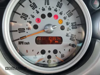 2004 MINI Hardtop with VIN WMWRC334X4TJ61391, listed as a Copart auction lot 53735615 with 103,974 mi miles and Salvage Title. Bid and sale history available at DreamBid. Image 9.