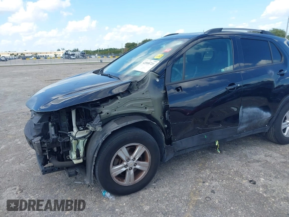 2021 Chevrolet Trax LT with VIN KL7CJLSB5MB310193, listed as a IAAI auction lot 42008721 with 178,445 mi miles. Bid and sale history available at carsss.com. Image 6.