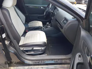 2015 Volkswagen Jetta SE with VIN 3VWD17AJ1FM407228, listed as a IAAI auction lot 42250711 with 189,275 mi miles and . Bid and sale history available at DreamBid. Image 5.