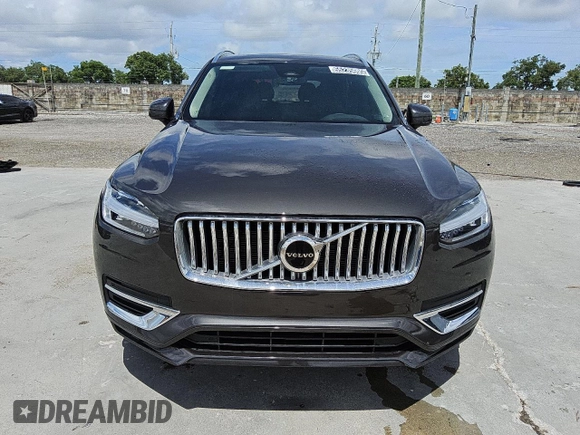 2024 Volvo XC90 with VIN YV4062PK9R1164871, listed as a Copart auction lot 55235605 with 56,515 mi miles and Clean title. Bid and sale history available at DreamBid. Image 5.
