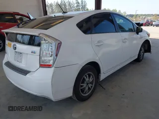 2011 Toyota Prius I with VIN JTDKN3DU7B0319732, listed as a IAAI auction lot 42114036 with 286,315 mi miles. Bid and sale history available at carsss.com. Image 4.