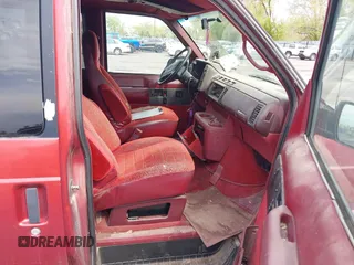 1994 Chevrolet Astro with VIN 1GNEL19W5RB176819, listed as a IAAI auction lot 42116566 with 179,027 mi miles. Bid and sale history available at carsss.com. Image 5.