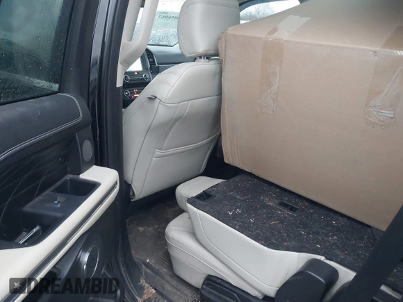 2018 Ford Expedition Platinum with VIN 1FMJU1MT2JEA16459, listed as a IAAI auction lot 40856863 with 125,434 mi miles. Bid and sale history available at carsss.com. Image 8.