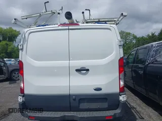 2017 Ford Transit с VIN 1FTYE1ZM0HKA09961, выставлен на аукционе IAAI как лот 42434479 с пробегом 51 061 миль миль и . История ставок и продаж доступна на DreamBid. Изображение 16.
