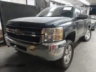 2008 Chevrolet Silverado 1500 Work Truck with VIN 1GCEC14C68Z210990, listed as a IAAI auction lot 41711630 with 185,409 mi miles. Bid and sale history available at carsss.com. Image 2.