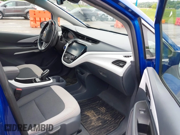2020 Chevrolet Bolt EV LT z VIN 1G1FW6S0XL4145254, wystawiony jako IAAI lot #42255536 z przebiegiem 16 691 mil mil oraz . Historia ofert i sprzedaży dostępna na DreamBid. Obrazek 5.