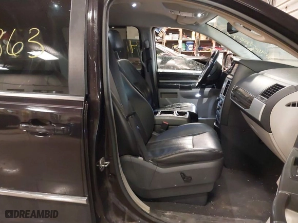 2010 Chrysler Town & Country Touring with VIN 2A4RR5D12AR299120, listed as a IAAI auction lot 41967863 with 80,326 mi miles. Bid and sale history available at carsss.com. Image 5.