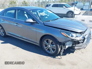 2018 Hyundai Sonata Limited with VIN 5NPE34AF3JH650520, listed as a IAAI auction lot 41292572 with 110,031 mi miles. Bid and sale history available at carsss.com. Image 1.