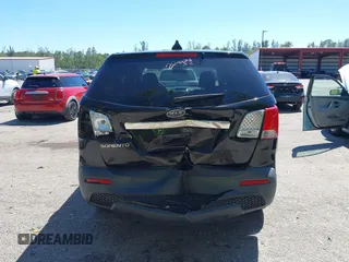 2011 Kia Sorento LX with VIN 5XYKT3A12BG033992, listed as a IAAI auction lot 41832461 with 175,808 mi miles. Bid and sale history available at carsss.com. Image 16.
