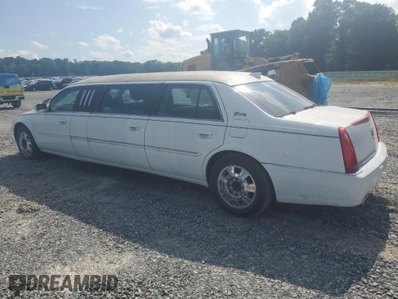 2009 Cadillac DTS Professional Limousine z VIN 1GEEK90Y09U550239, wystawiony jako Copart lot #56123134 z przebiegiem Nie podano mil oraz Szkoda całkowita • Salvage title. Historia ofert i sprzedaży dostępna na DreamBid. Obrazek 2.
