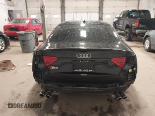 2015 Audi S5 Premium Plus z VIN WAUCGAFRXFA060758, wystawiony jako IAAI lot #42121159 z przebiegiem 78 266 mil mil oraz . Historia ofert i sprzedaży dostępna na DreamBid. Obrazek 16.