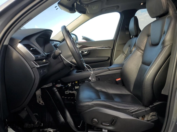 2019 Volvo XC90 Momentum with VIN YV4A22PK6K1484218, listed as a Copart auction lot 85004154 with 40,395 mi miles and Salvage Title. Bid and sale history available at carsss.com. Image 7.