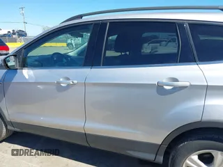 2016 Ford Escape SE with VIN 1FMCU0G96GUA99637, listed as a IAAI auction lot 41851586 with 61,143 mi miles. Bid and sale history available at carsss.com. Image 15.