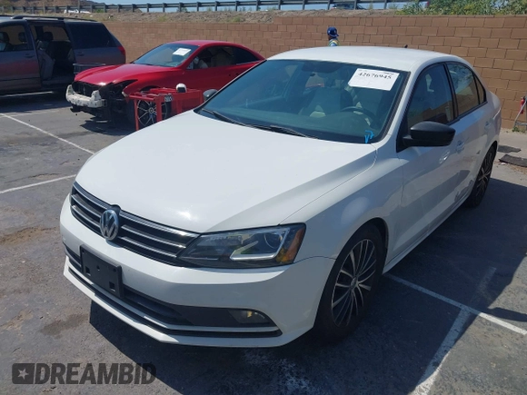 2015 Volkswagen Jetta SE с VIN 3VWD17AJ2FM406556, выставлен на аукционе IAAI как лот 42676945 с пробегом 153 903 миль миль и . История ставок и продаж доступна на DreamBid. Изображение 2.