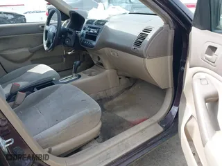 2001 Honda Civic LX with VIN 2HGES165X1H581899, listed as a IAAI auction lot 41989387 with 183,935 mi miles. Bid and sale history available at carsss.com. Image 5.