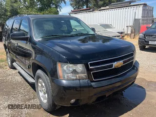 2014 Chevrolet Suburban LT z VIN 1GNSCJE09ER234033, wystawiony jako Copart lot #66395515 z przebiegiem 185 595 mil mil oraz Czysty tytuł • Clean title. Historia ofert i sprzedaży dostępna na DreamBid. Obrazek 1.