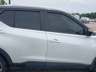2020 Nissan Kicks SV z VIN 3N1CP5CV5LL527197, wystawiony jako IAAI lot #42099579 z przebiegiem 80 482 mil mil oraz . Historia ofert i sprzedaży dostępna na DreamBid. Obrazek 14.
