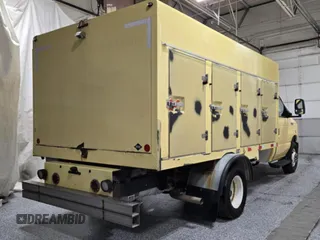 2019 Ford Econoline Commercial with VIN 1FDXE4FS3KDC57693, listed as a Copart auction lot 84570474 with 83,957 mi miles and Clean Title. Bid and sale history available at carsss.com. Image 4.