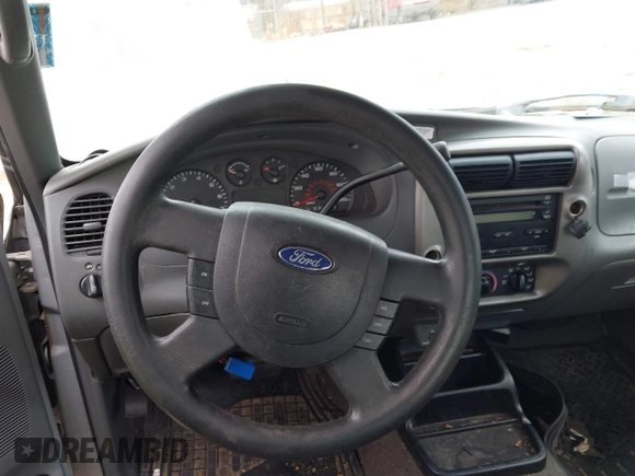 2005 Ford Ranger XL z VIN 1FTYR14U75PA60268, wystawiony jako IAAI lot #41514318 z przebiegiem 253 792 mil mil oraz . Historia ofert i sprzedaży dostępna na DreamBid. Obrazek 14.