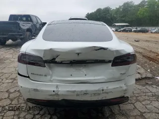 2016 Tesla Model S 90D z VIN 5YJSA1E23GF159354, wystawiony jako Copart lot #59682785 z przebiegiem 111 208 mil mil oraz Szkoda całkowita • Salvage title. Historia ofert i sprzedaży dostępna na DreamBid. Obrazek 6.