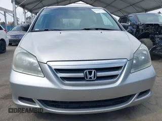 2005 Honda Odyssey LX with VIN 5FNRL38245B096035, listed as a IAAI auction lot 41998823 with 209,177 mi miles. Bid and sale history available at carsss.com. Image 12.