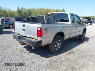 2013 Ford F-250 XL z VIN 1FT7X2B66DEA06885, wystawiony jako IAAI lot #42240723 z przebiegiem 136 062 mil mil oraz . Historia ofert i sprzedaży dostępna na DreamBid. Obrazek 4.
