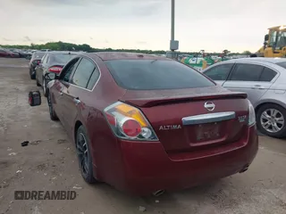 2010 Nissan Altima 3.5 SR with VIN 1N4BL2AP6AN555956, listed as a IAAI auction lot 42109434 with 173,993 mi miles. Bid and sale history available at carsss.com. Image 3.