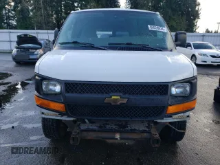 2005 Chevrolet Express Passenger with VIN 1GAHG35U551121466, listed as a Copart auction lot 80658034 with 84,598 mi miles and Salvage title. Bid and sale history available at DreamBid. Image 5.