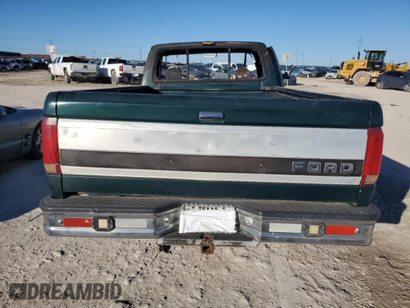 1993 Ford F-250 z VIN 2FTHF26H5PCB36444, wystawiony jako Copart lot #81555984 z przebiegiem Nie podano mil oraz Nie do naprawy • Non repairable. Historia ofert i sprzedaży dostępna na DreamBid. Obrazek 6.