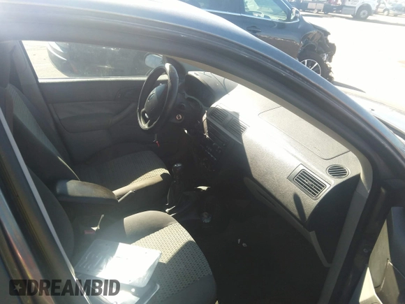 2007 Ford Focus S with VIN 1FAFP34N77W353068, listed as a IAAI auction lot 34978305 with 1 mi miles. Bid and sale history available at carsss.com. Image 5.